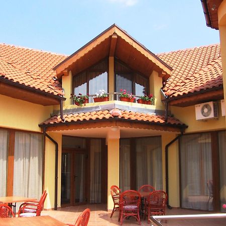 Hotel Queen Aydemir エクステリア 写真